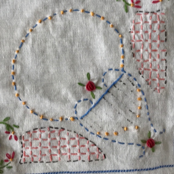 Vintage Linens - Picture 2 of 4